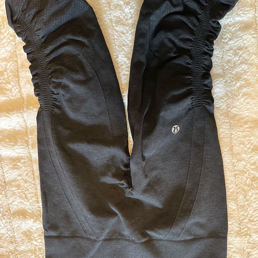 Black Lululemon Knee Length Leggings with Ruched Sides